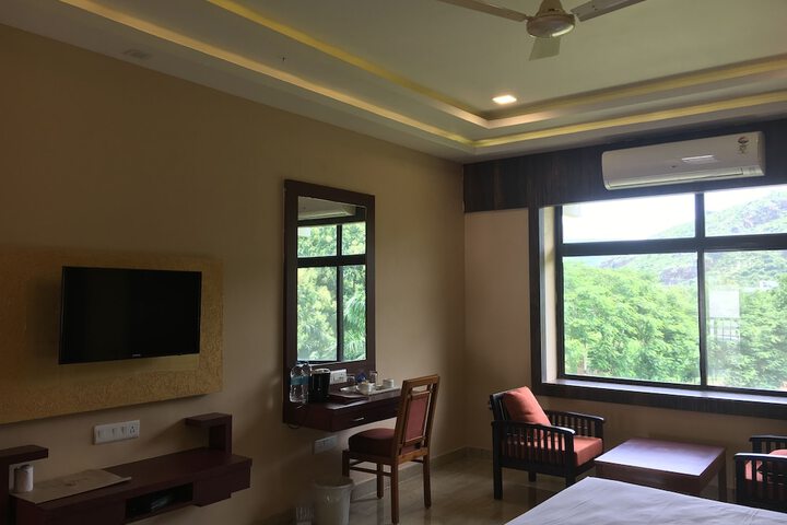 Room 5 of 39