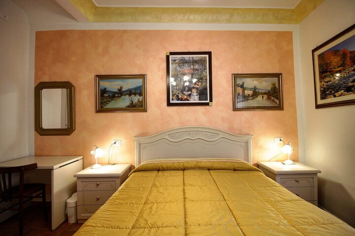 Room 28 of 82