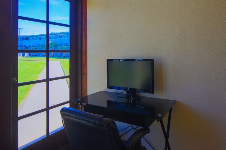 Business Center 47 of 62