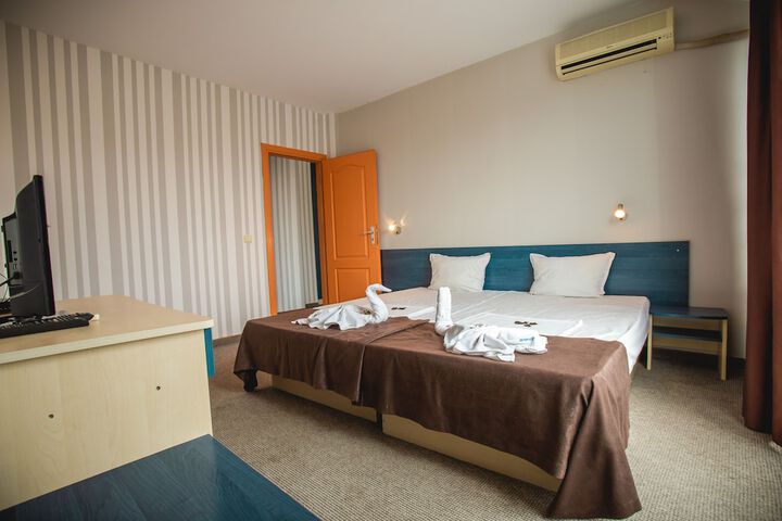 Room 17 of 47