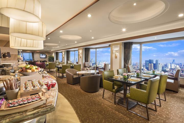 Lounge 59 of 82
