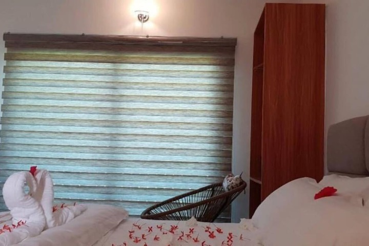 Room 7 of 14