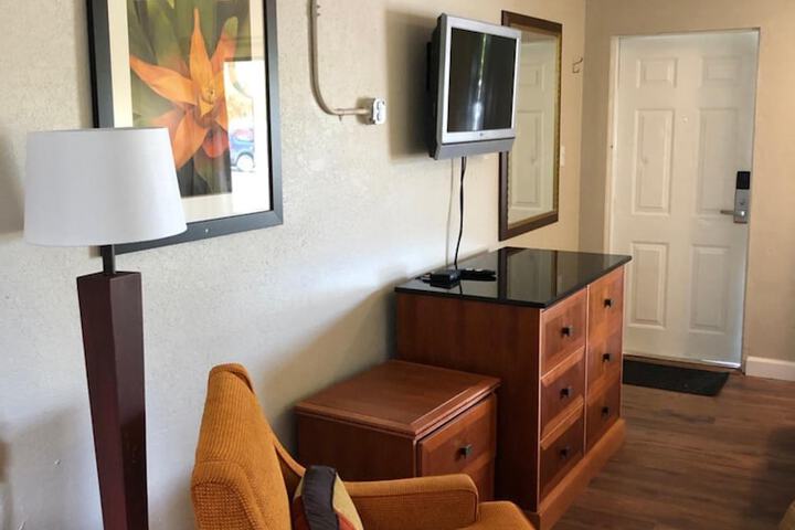 Room 16 of 29