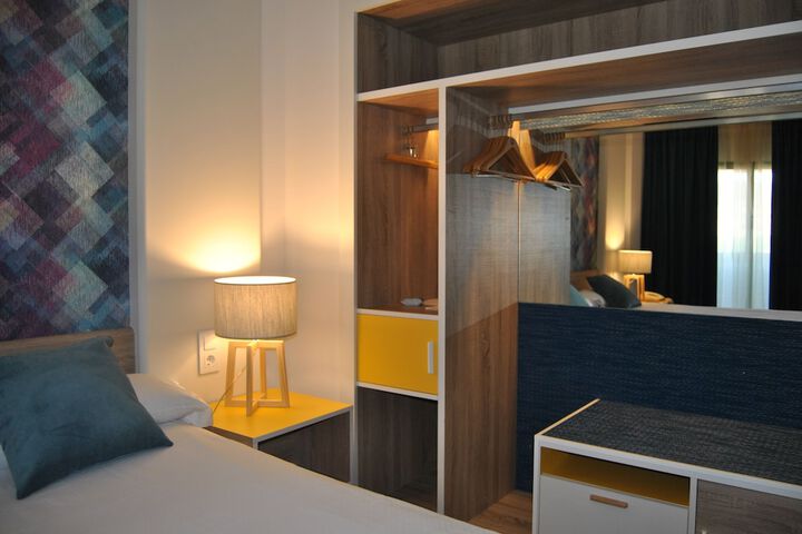 Room 13 of 74