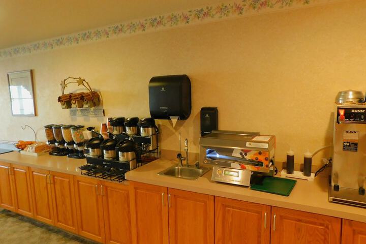 Breakfast/Coffee Service 39 of 44