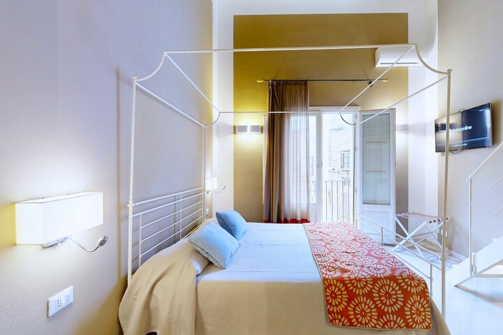 Room 54 of 210