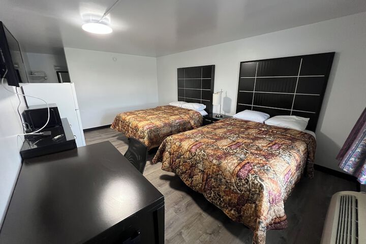Room 8 of 16