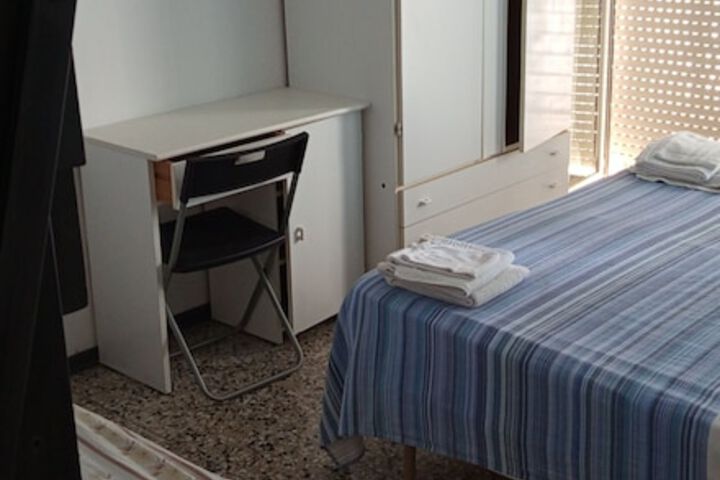 Room 5 of 14