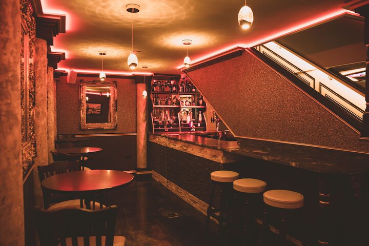 Lounge 63 of 65