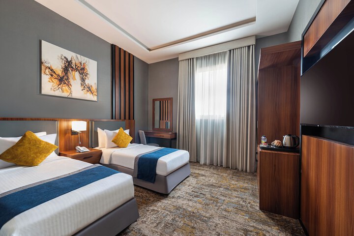Room 10 of 41