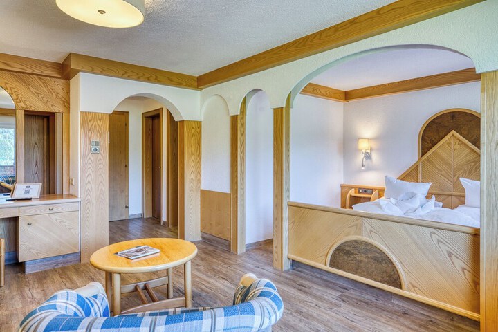 Room 16 of 172