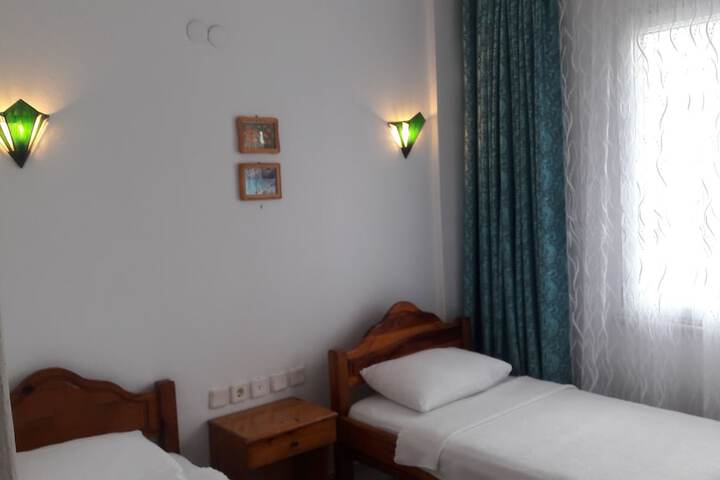 Room 4 of 74