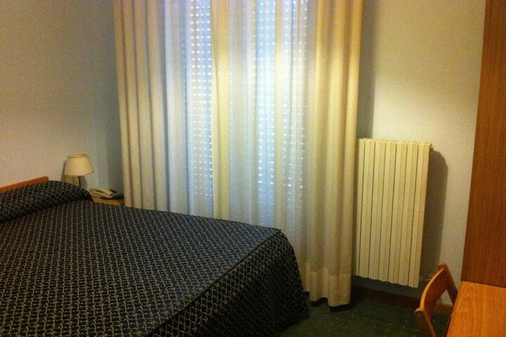 Room 16 of 53