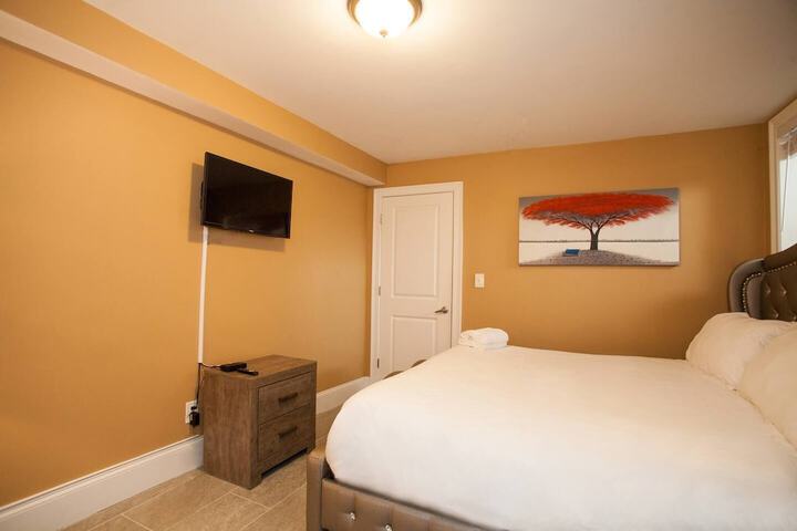 Room 6 of 27