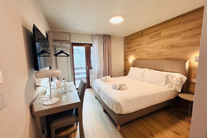 Room 6 of 72