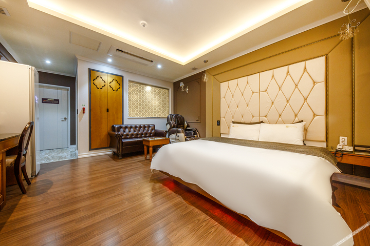Room 62 of 88