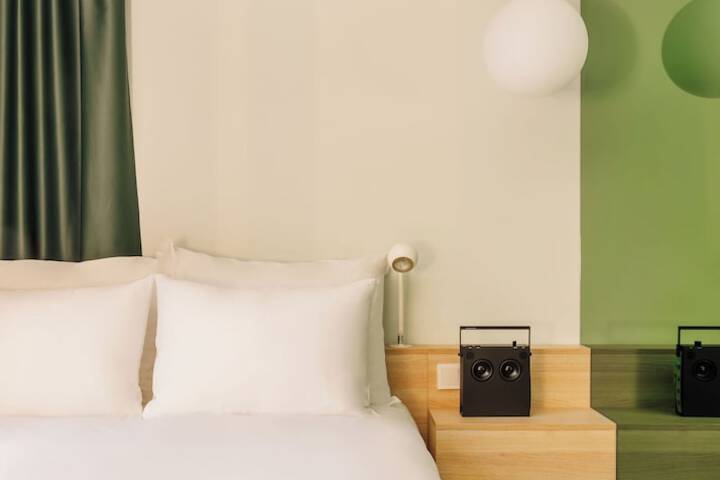 Room 30 of 232