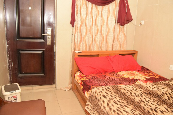 Room 13 of 39