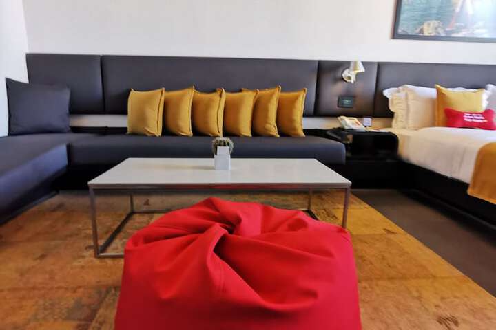 Room 7 of 75