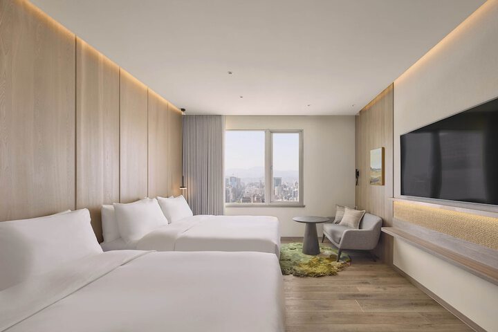 Room 13 of 62