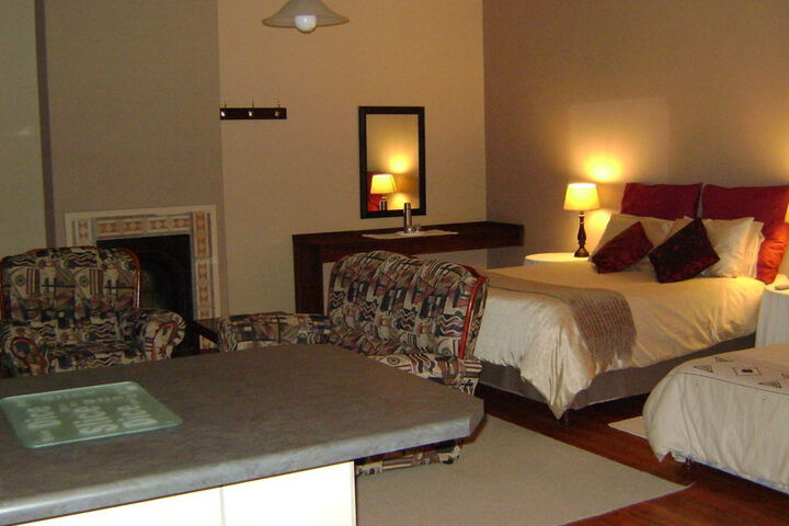Room 5 of 6