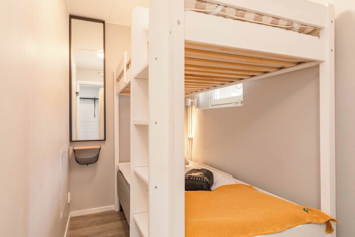 Room 7 of 36