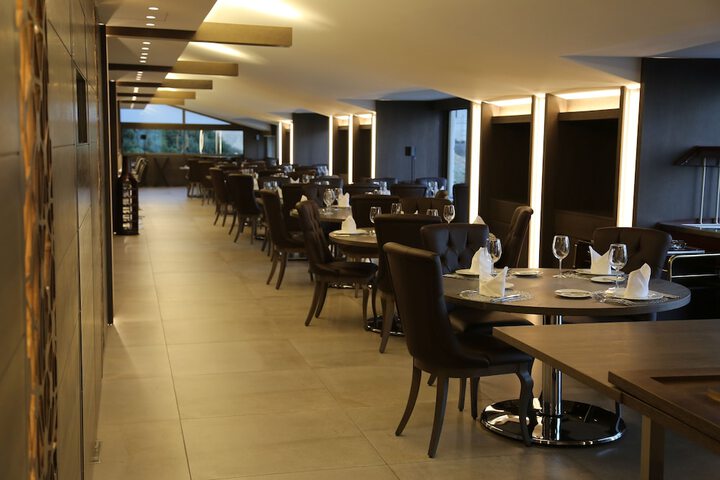 Dining 77 of 97