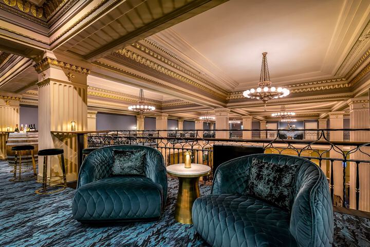 Lounge 53 of 71