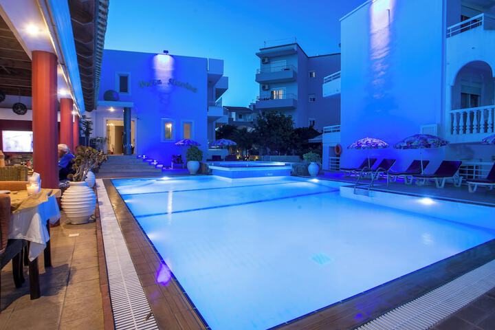 Pool 56 of 151