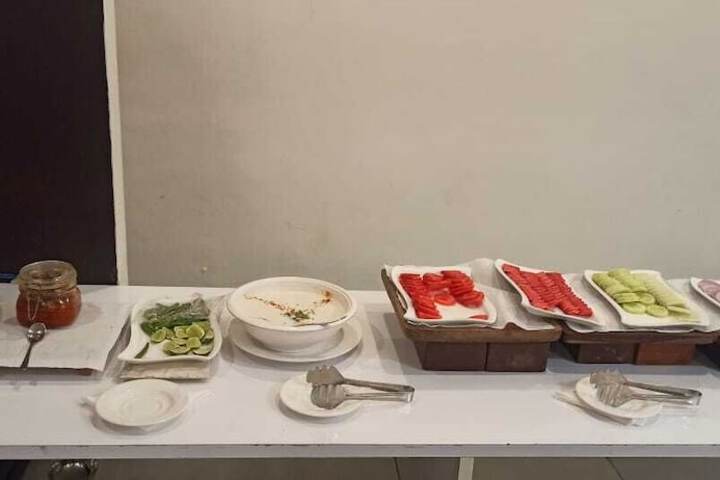 Dining 62 of 76