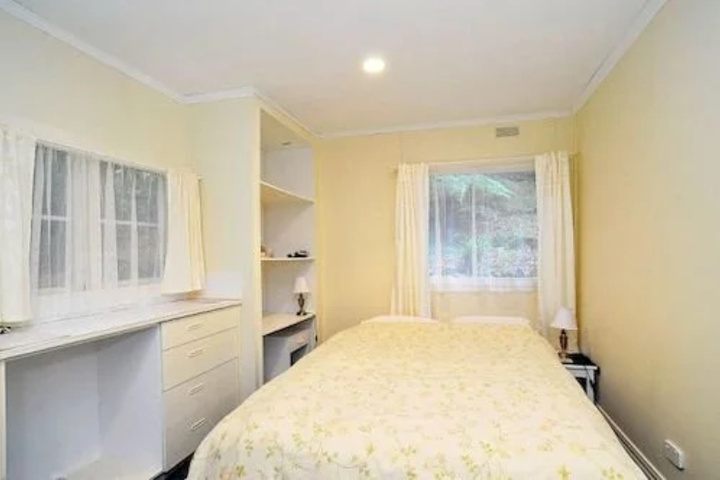Room 5 of 14