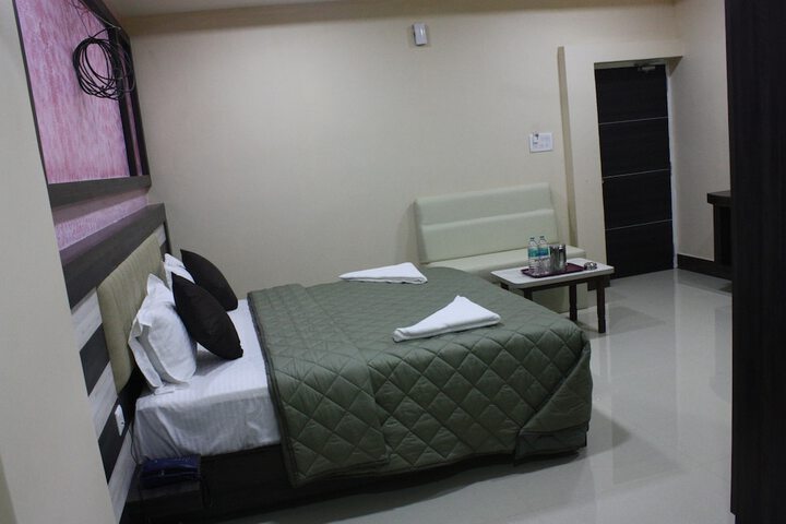 Room 4 of 24