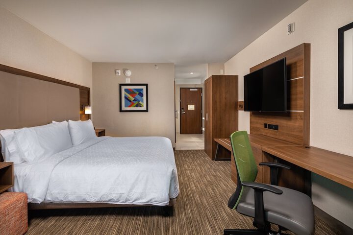 Room 25 of 60