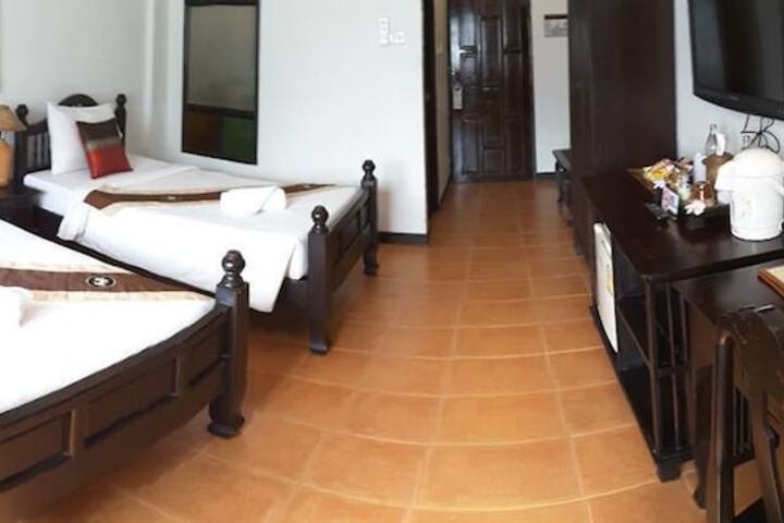 Room 9 of 35