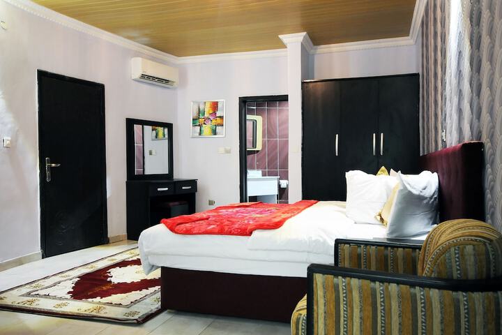 Room 10 of 35