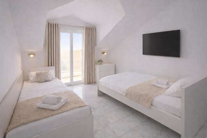 Room 10 of 27