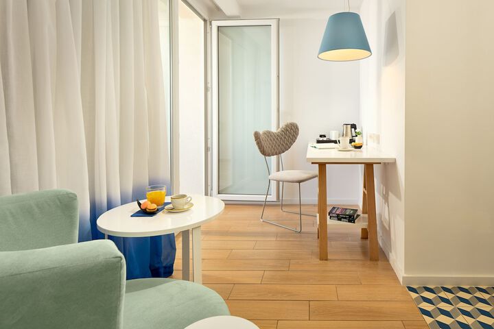 Room 12 of 67