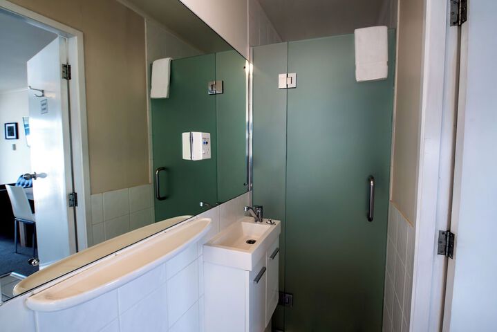 Room 73 of 108