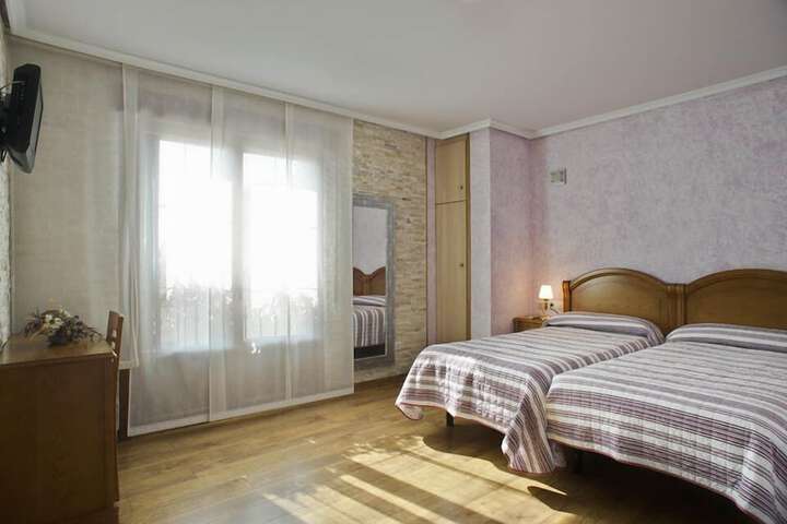 Room 10 of 35