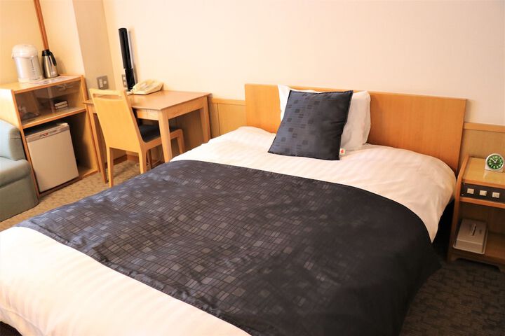 Room 28 of 111