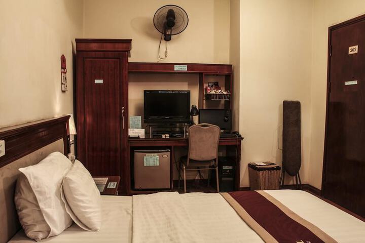 Room 17 of 22