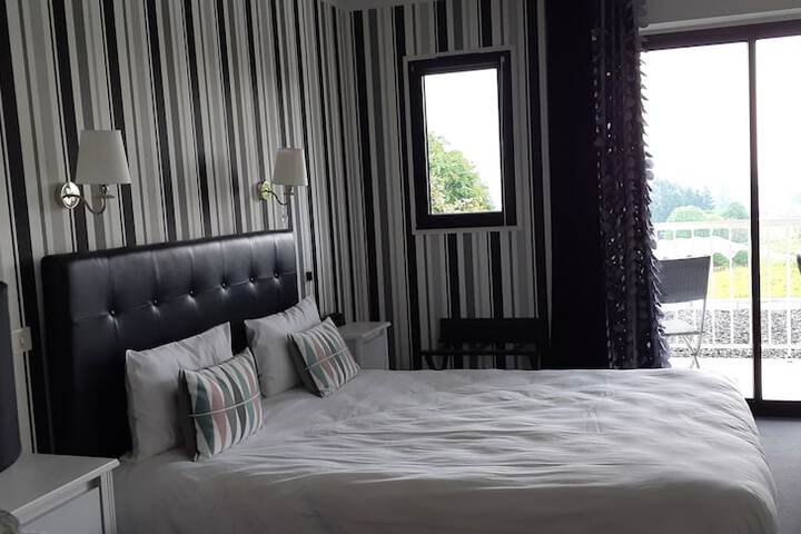 Room 3 of 66