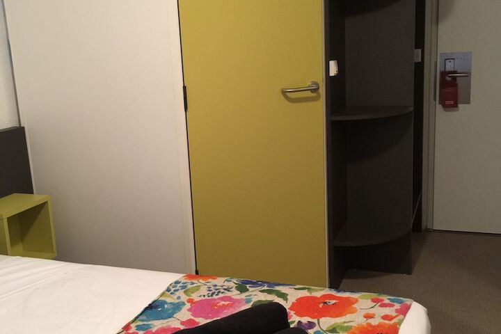 Room 35 of 68