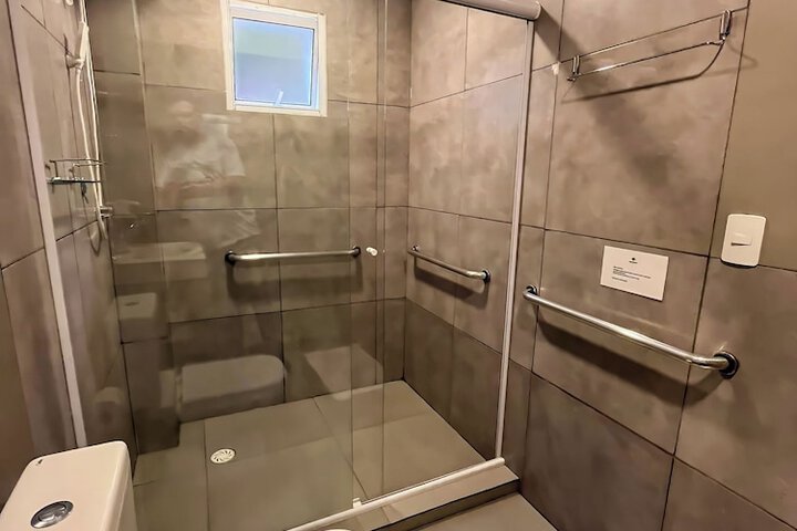 Room 32 of 46