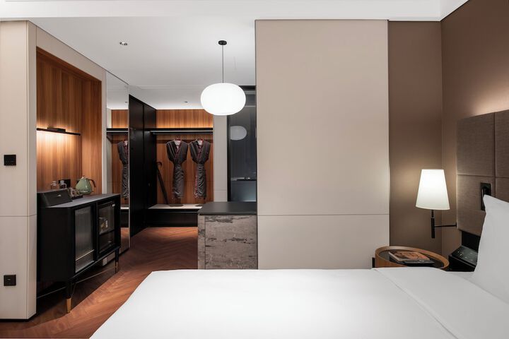 Room 15 of 70