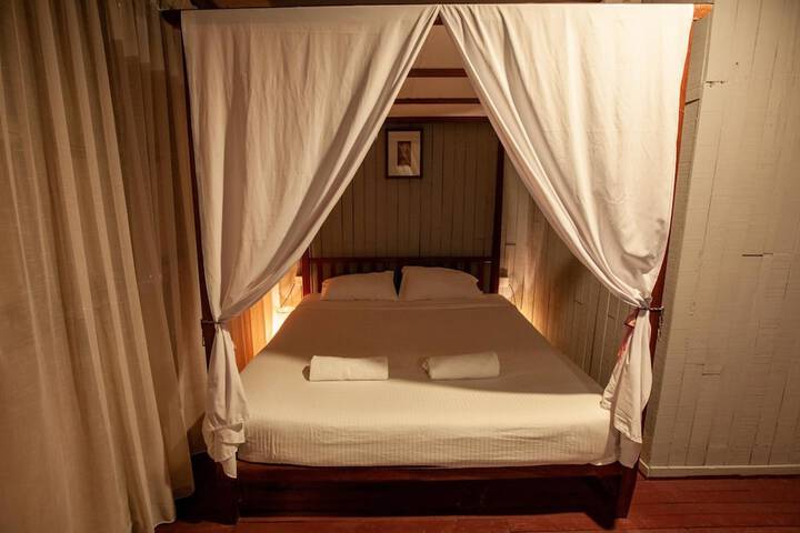 Room 28 of 64