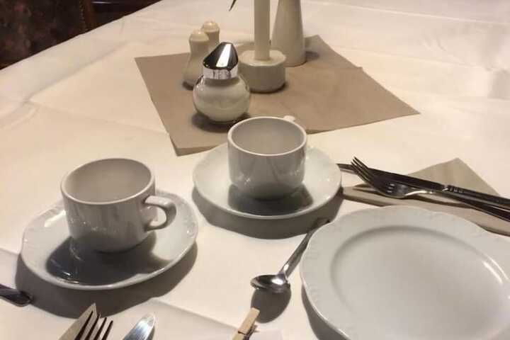 Dining 45 of 65