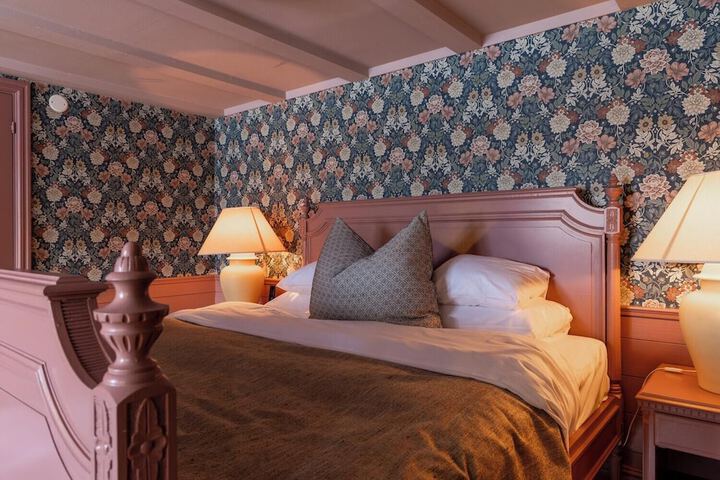 Room 45 of 124