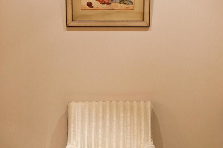 Room 17 of 37