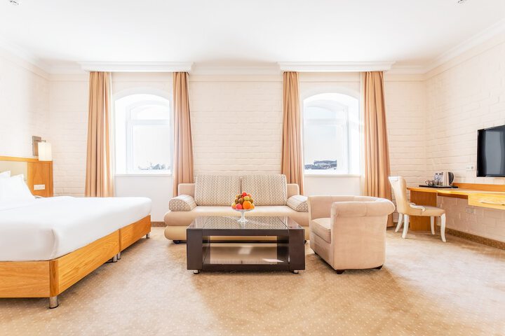 Room 15 of 60